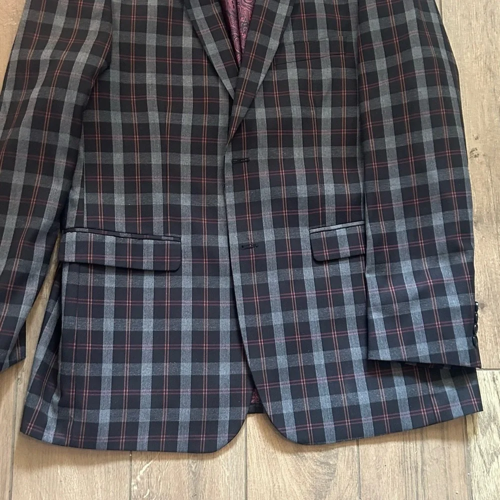 Stacy Adams Gray and Red Sport Coat Modern Plaid Design